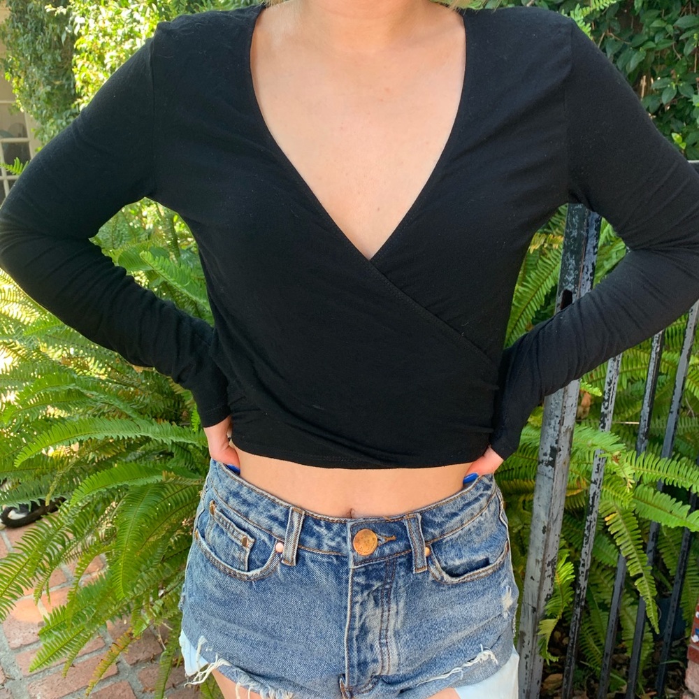 brandy melville wrap tee